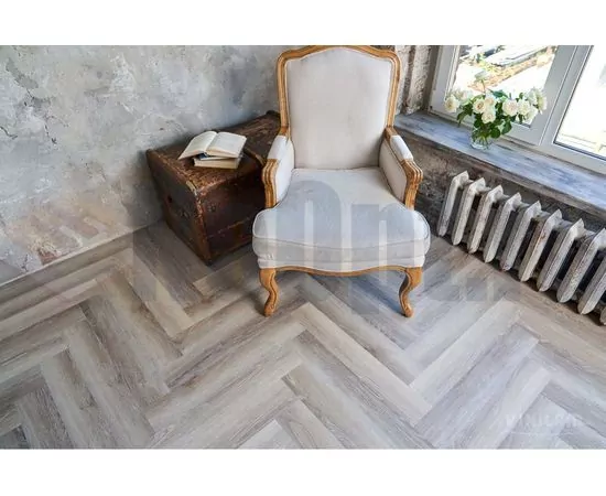 Виниловая плитка Vinilam Parquet Herringbone Эрмитаж паркет IS11122